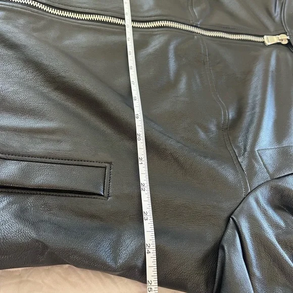 SPANX Black Leather Motorcycle Jacket with Zipper Closure- 2X - Picture 5 of 8